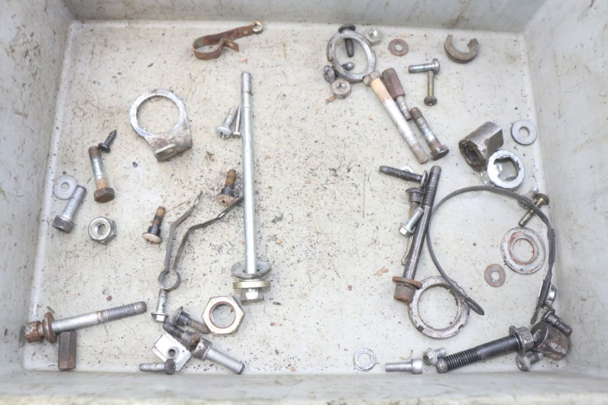 photo de TORBA ZESTAW ŚRUB I WKRĘTÓW PIAGGIO ZIP 2T 50 (2009 - 2019) - Szczegół części