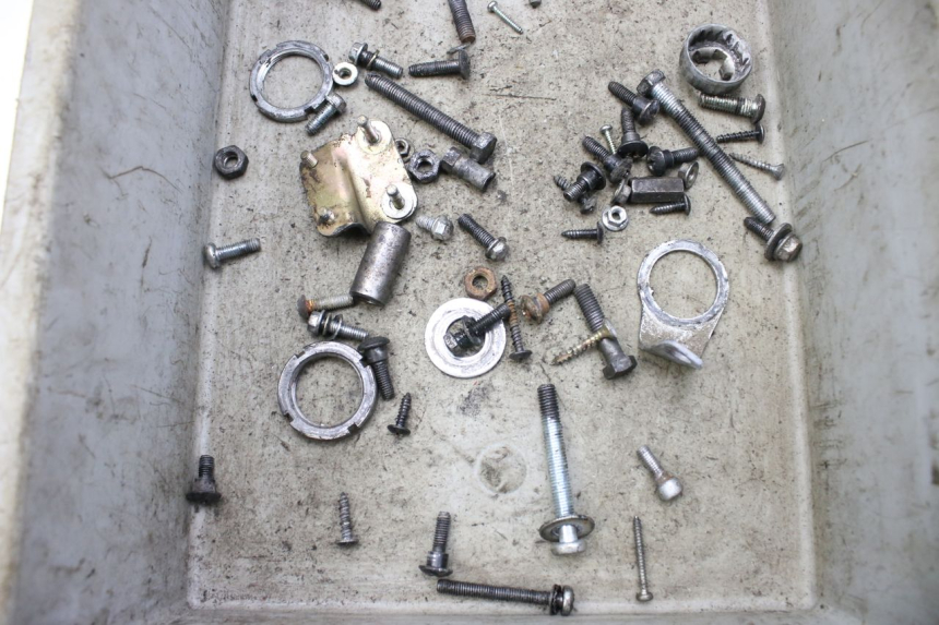 photo de TORBA ZESTAW ŚRUB I WKRĘTÓW PIAGGIO ZIP 2T 50 (2009 - 2019) - Zoom stanu zużycia