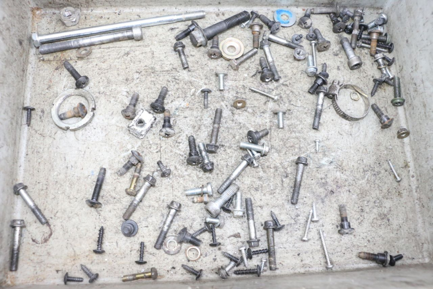 photo de TORBA ZESTAW ŚRUB I WKRĘTÓW PIAGGIO ZIP 2T 50 (2009 - 2019) - Szczegół części