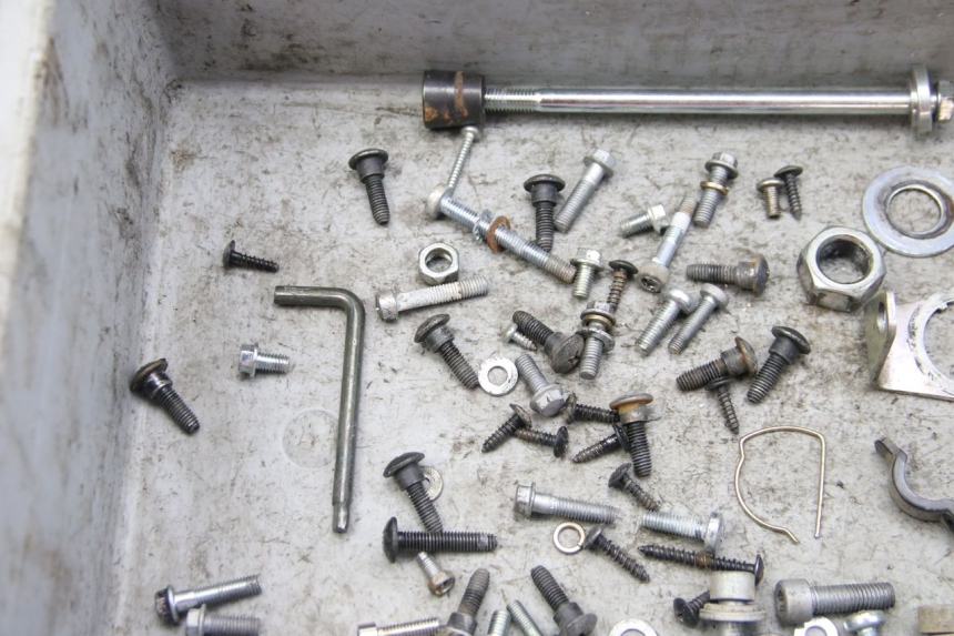 photo de WOREK ŚRUB I WKRĘTÓW PIAGGIO ZIP 4T 50 (2018 - 2020) - Inny kąt widzenia