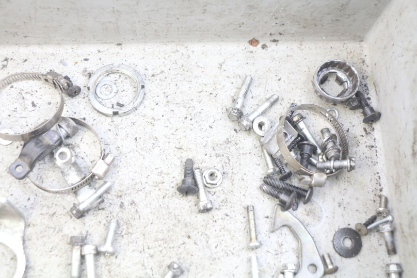 photo de WOREK ŚRUB I WKRĘTÓW PIAGGIO ZIP 4T 50 (2018 - 2020) - Inny kąt widzenia