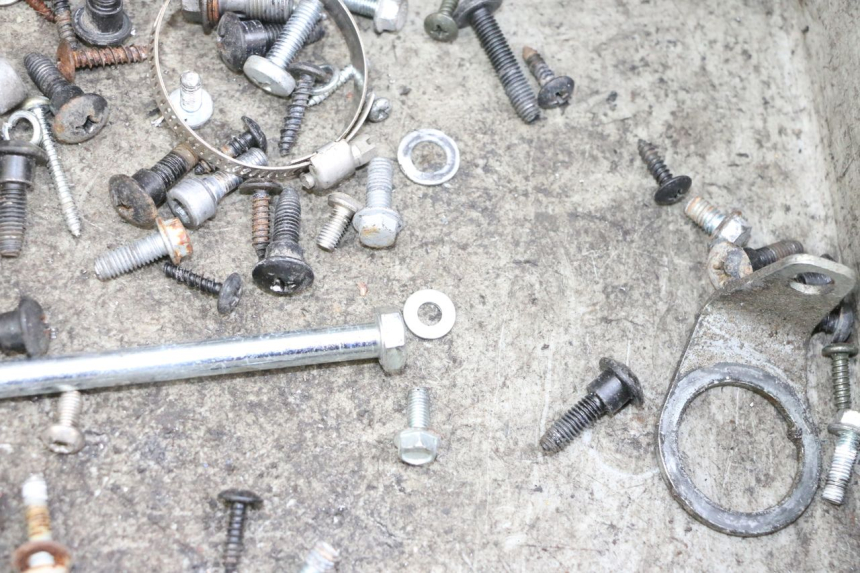 photo de WOREK ŚRUB I WKRĘTÓW PIAGGIO ZIP 4T 50 (2018 - 2020) - Inny kąt widzenia