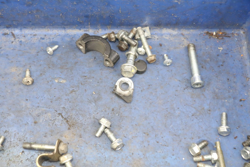 photo de WOREK ŚRUB I WKRĘTÓW UNIVERSAL BIKE ZN50QT-11B 50 (2018 - 2021) - Inny kąt widzenia