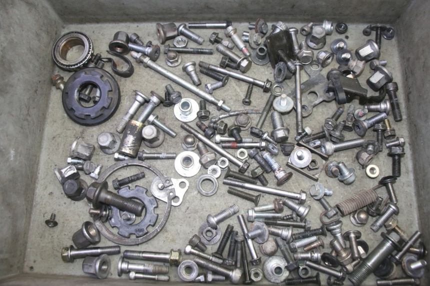 photo de WOREK ŚRUB I WKRĘTÓW KAWASAKI ZR 7 750 (1999 - 2004) - Widok główny