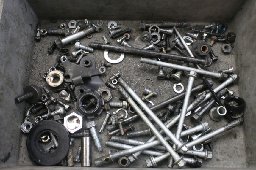 photo de WOREK ŚRUB I WKRĘTÓW KAWASAKI ZX-6R ZX6R 600 (1995 - 1997) - Widok główny