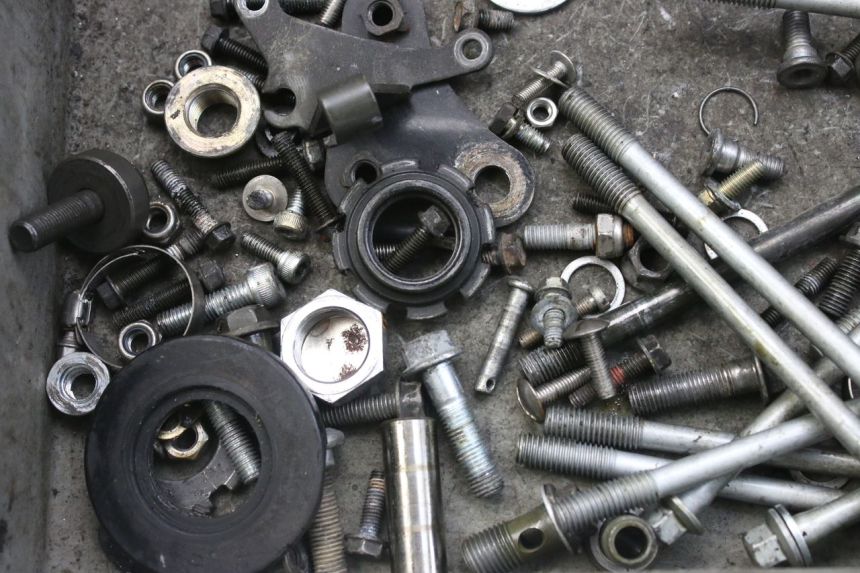 photo de WOREK ŚRUB I WKRĘTÓW KAWASAKI ZX-6R ZX6R 600 (1995 - 1997) - Szczegół części