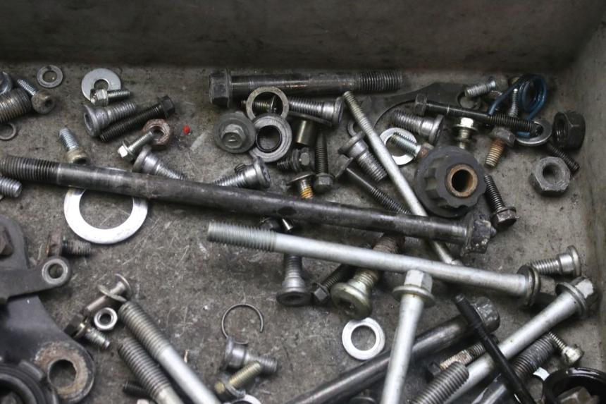 photo de WOREK ŚRUB I WKRĘTÓW KAWASAKI ZX-6R ZX6R 600 (1995 - 1997) - Inny kąt widzenia