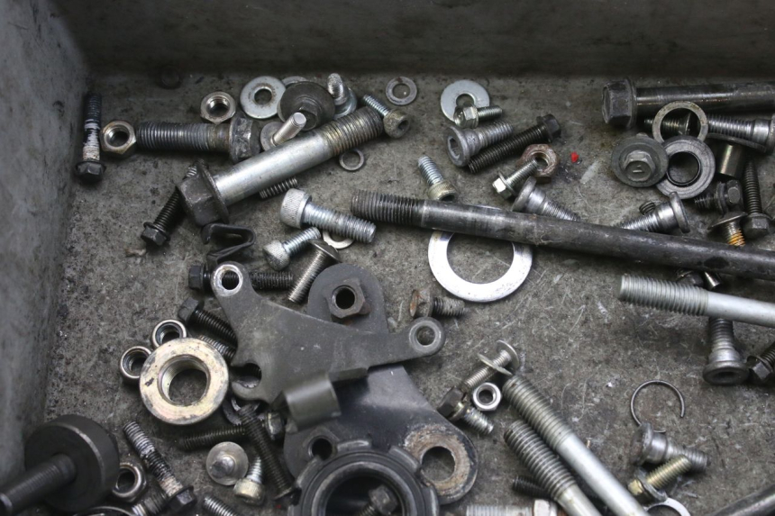 photo de WOREK ŚRUB I WKRĘTÓW KAWASAKI ZX-6R ZX6R 600 (1995 - 1997) - Zbliżenie techniczne