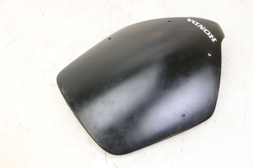 photo de SZYBA OCHRONNA HONDA CBF 125 (2009 - 2015) - Zbliżenie techniczne