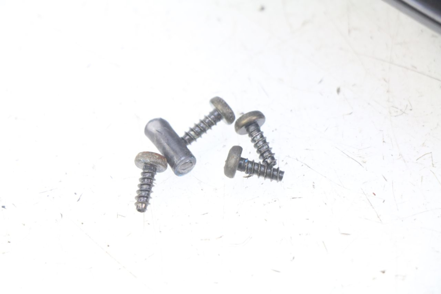 photo de SZYBA OCHRONNA PEUGEOT KISBEE 4T 50 (2010 - 2017) - Punkty mocowania