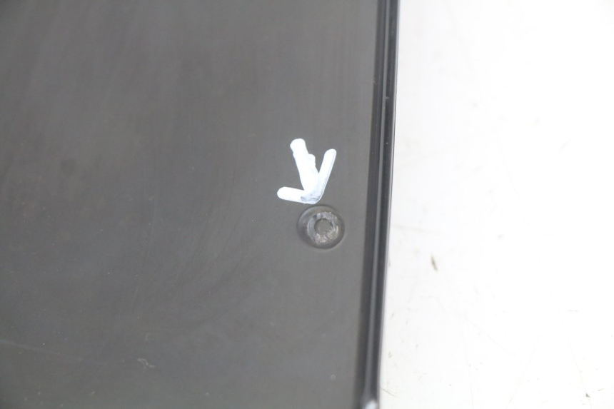 photo de SZYBA OCHRONNA PEUGEOT KISBEE 4T 50 (2010 - 2017) - Stan powierzchni