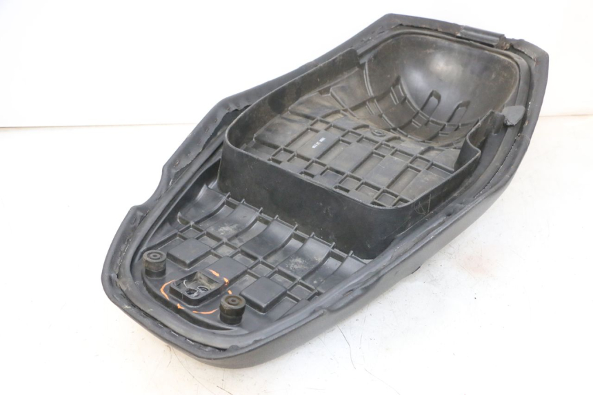 photo de SIEDZENIE KYMCO AGILITY 16+ 4T 50 (2018 - 2023) - Szczegóły charakterystyczne