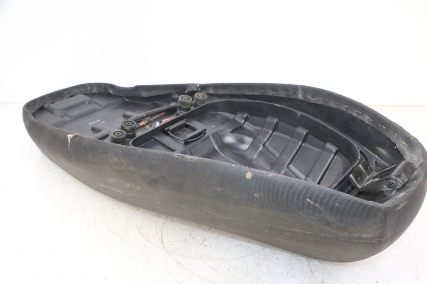 photo de SIEDZENIE KYMCO AGILITY 4T 50 (2018 - 2022) - Szczegóły charakterystyczne