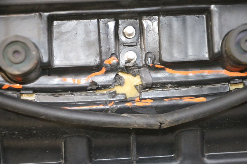 photo de SIEDZENIE KYMCO AGILITY 4T 50 (2018 - 2022) - Zbliżenie komponentów