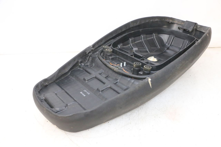 photo de SIEDZENIE KYMCO AGILITY 4T 50 (2018 - 2022) - Stan powierzchni