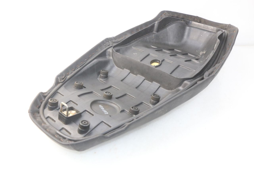 photo de SIEDZENIE KYMCO AGILITY CITY 4T 50 (2008 - 2016) - Zoom stanu zużycia