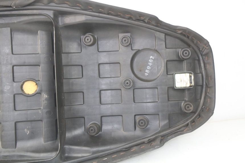 photo de SIEDZENIE KYMCO AGILITY CITY 4T 50 (2008 - 2016) - Punkty mocowania