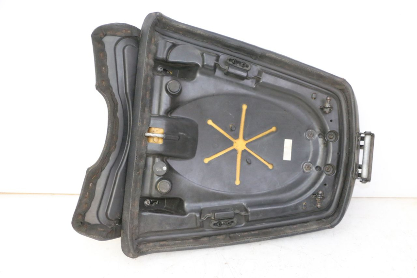 photo de TYLNE SIEDZENIE QUADRO 4 4D 350 (2015 - 2018) - Punkty mocowania