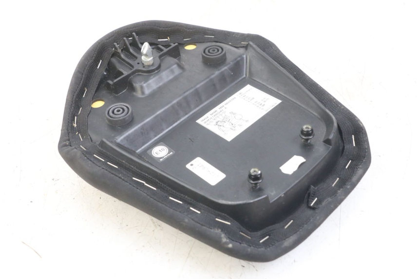 photo de TYŁ SIEDZENIA YAMAHA AEROX 2T 50 (2013 - 2017) - Inny kąt widzenia