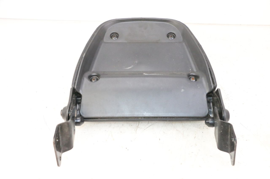 photo de TYLNA SIEDZENIE KYMCO AGILITY 4T 50 (2005 - 2018) - Zbliżenie techniczne