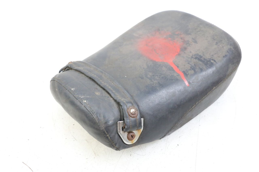 photo de TYŁ SIEDZENIA HYOSUNG GV AQUILA 125 (2000 - 2009) - Punkty mocowania