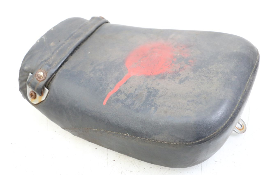 photo de TYŁ SIEDZENIA HYOSUNG GV AQUILA 125 (2000 - 2009) - Stan powierzchni