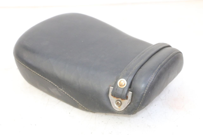 photo de TYŁ SIEDZENIA HYOSUNG GV AQUILA 125 (2000 - 2009) - Widok główny