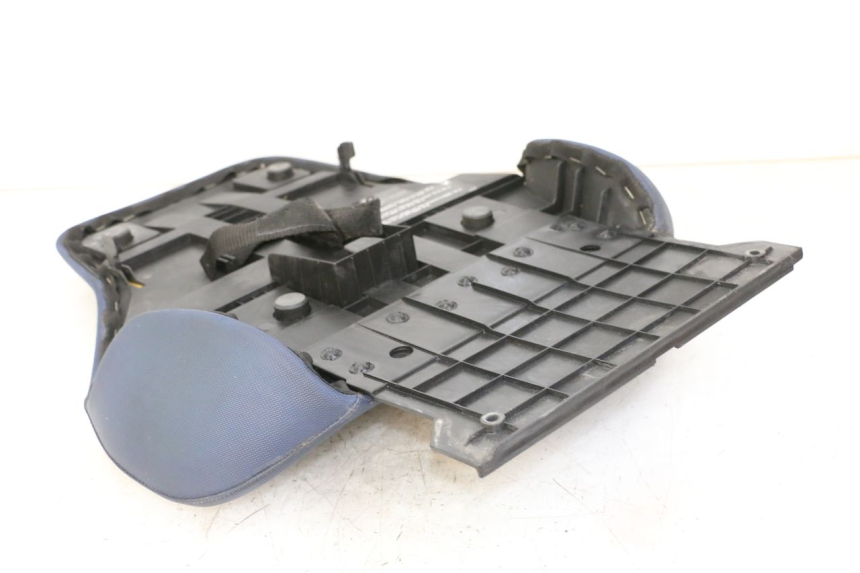 photo de TYŁ SIEDZENIA BMW C1 125 (2000 - 2003) - Stan powierzchni