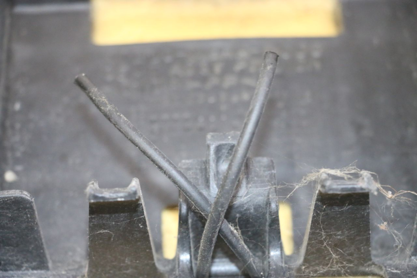 photo de TYŁ SIEDZENIA HONDA CBF 500 (2004 - 2007) - Zbliżenie techniczne