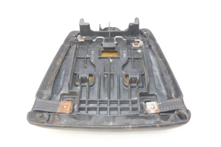 photo de TYŁOWE SIEDZENIE HONDA CBR RR FIREBLADE 900 (1992 - 1994) - Szczegół części