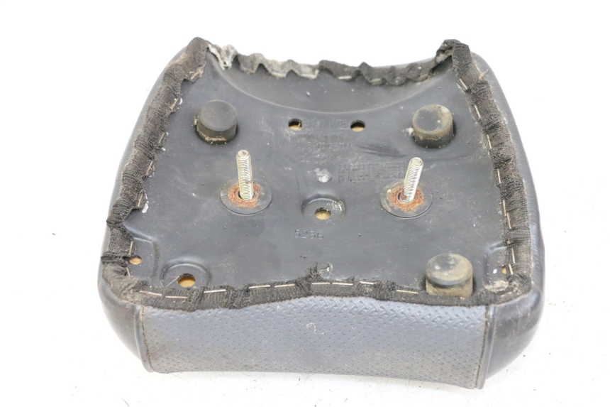 photo de TYŁ SIEDZENIA APRILIA CLASSIC 125 (1995 - 2001) - Zbliżenie techniczne