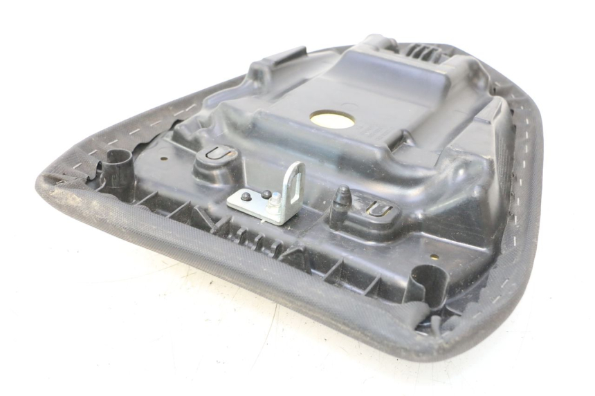 photo de TYLNE SIEDZENIE KAWASAKI ER-6 ER6 F ABS 650 (2012 - 2016) - Zoom stanu zużycia