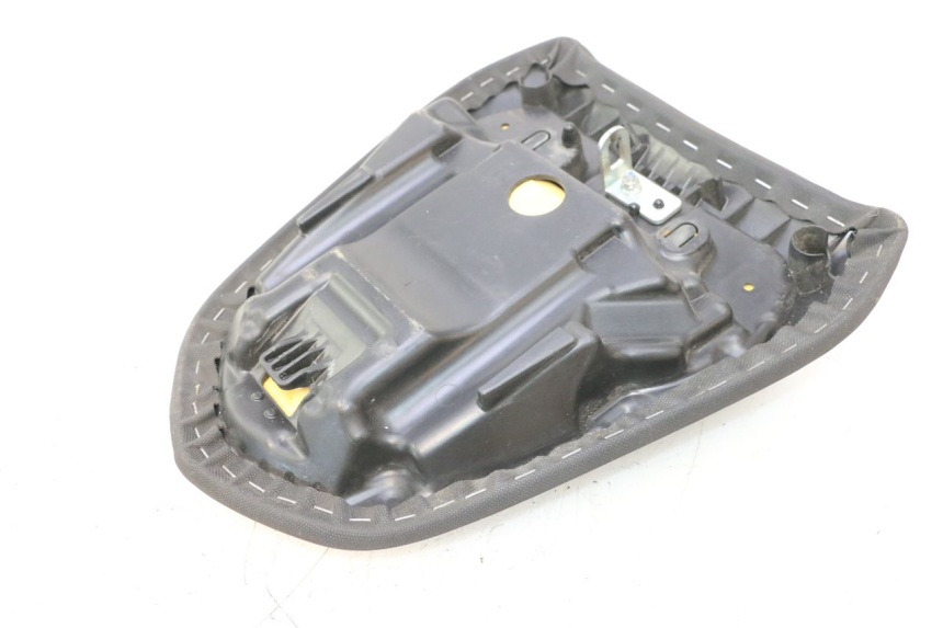 photo de TYLNE SIEDZENIE KAWASAKI ER-6 ER6 F ABS 650 (2012 - 2016) - Zbliżenie techniczne