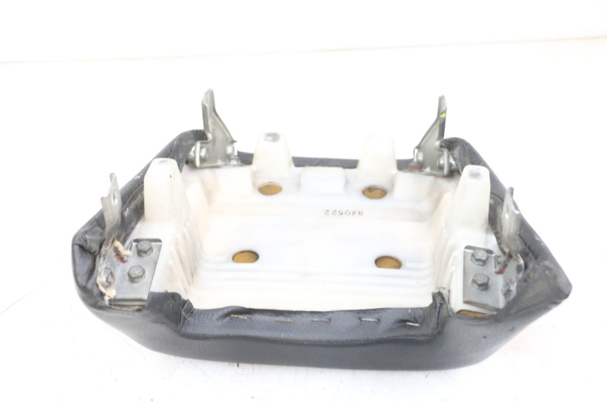 photo de TYŁ SIEDZENIA KAWASAKI GPX R WARBIRD 600 (1988 - 1993) - Zoom stanu zużycia