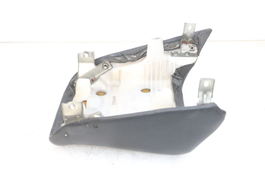 photo de TYŁ SIEDZENIA KAWASAKI GPX R WARBIRD 600 (1988 - 1993) - Inny kąt widzenia