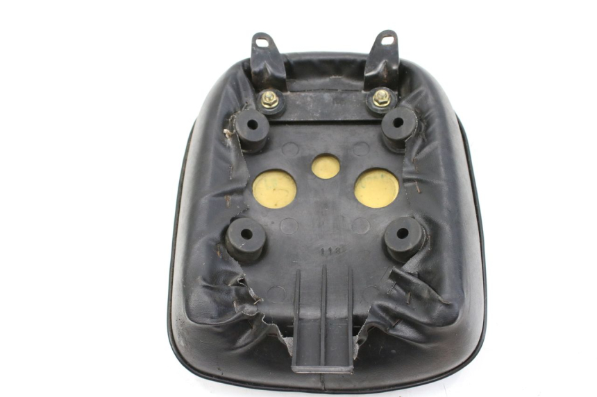 photo de TYŁ SIEDZENIA SYM HUSKY 125 (1999 - 2005) - Punkty mocowania