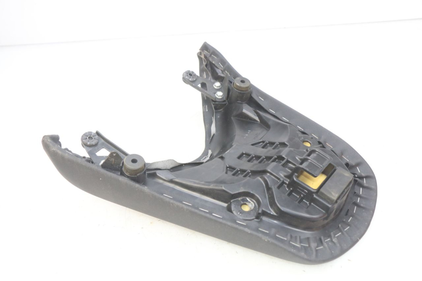 photo de TYŁ SIEDZENIA HONDA INTEGRA NC D 750 (2016 - 2018) - Zoom stanu zużycia