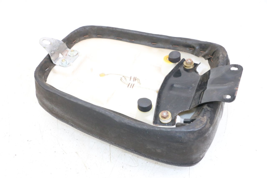 photo de TYŁ SIEDZENIA JINLUN JL HIGHLANDER 125 (2007 - 2015) - Zoom stanu zużycia