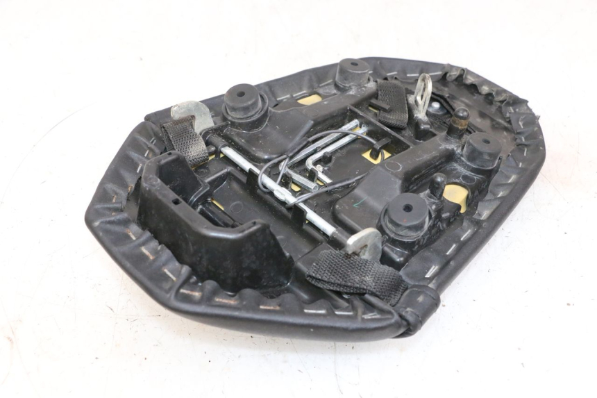 photo de SIEDZENIE TYLNE YAMAHA MT-07 MT07 ABS 700 (2018 - 2020) - Zoom stanu zużycia