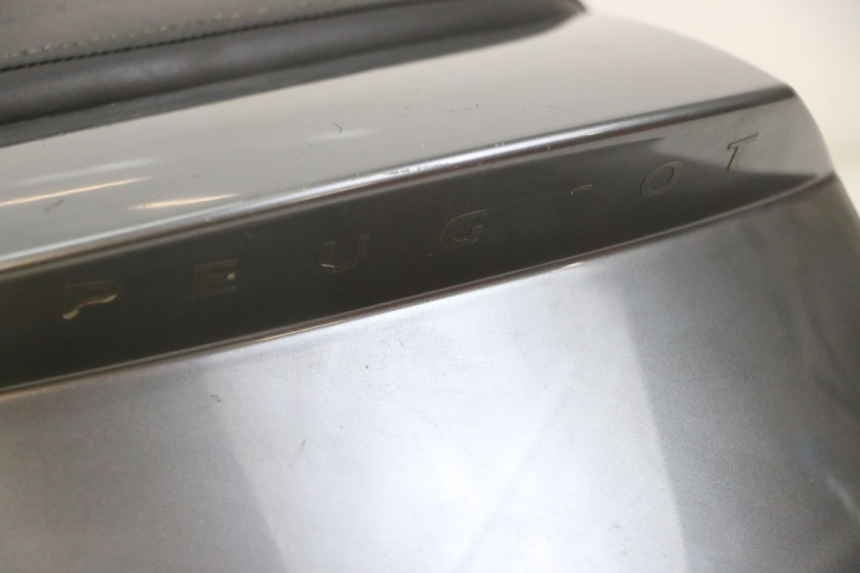 photo de SIEDZENIE TYLNE PEUGEOT SATELIS 125 (2010 - 2012) - Stan powierzchni