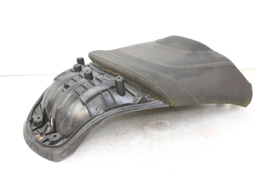 photo de TYŁ SIEDZENIA PEUGEOT SATELIS 125 (2013 - 2018) - Szczegóły charakterystyczne