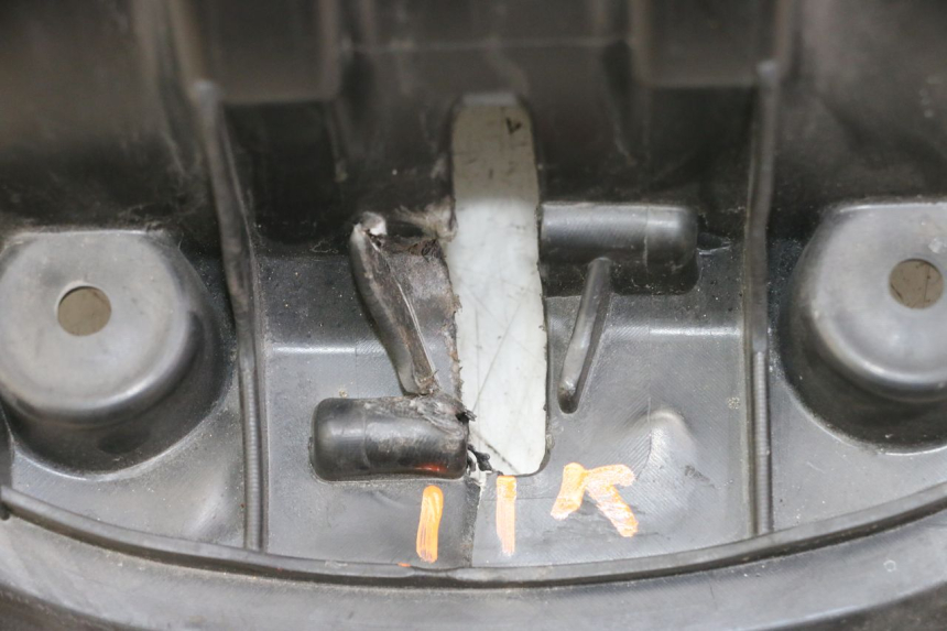 photo de TYŁ SIEDZENIA PEUGEOT SATELIS 125 (2013 - 2018) - Zdjęcie dodatkowe