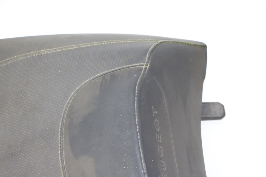 photo de TYŁ SIEDZENIA PEUGEOT SATELIS 125 (2013 - 2018) - Szczegół części