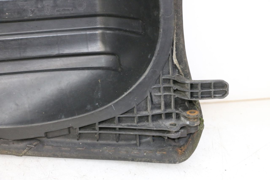 photo de TYŁ SIEDZENIA PEUGEOT SATELIS 125 (2013 - 2018) - Punkty mocowania