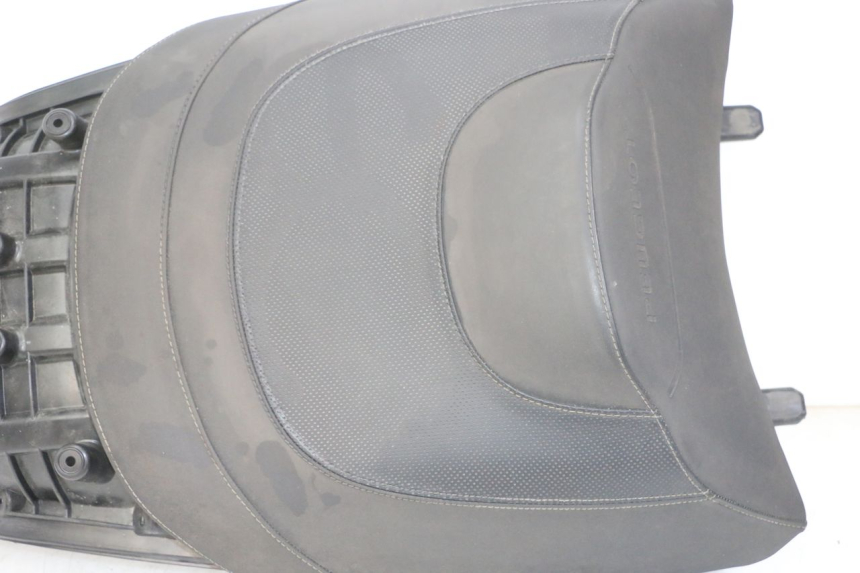 photo de TYŁ SIEDZENIA PEUGEOT SATELIS 125 (2013 - 2018) - Widok z bliska