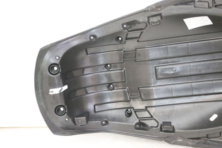 photo de TYŁ SIEDZENIA PEUGEOT SATELIS 125 (2013 - 2018) - Inny kąt widzenia