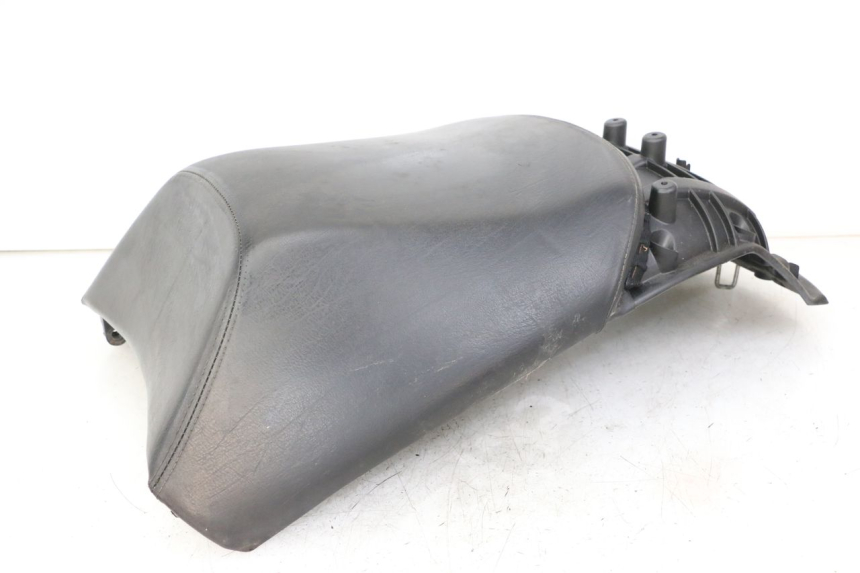 photo de TYŁ SIEDZENIA PEUGEOT SATELIS COMPRESSOR K15 125 (2006 - 2009) - Widok z bliska