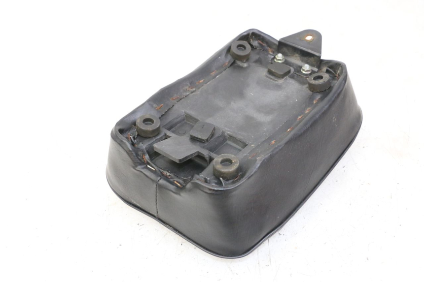 photo de TYŁ SIEDZENIA REGAL RAPTOR RAXTER 2 125 (2007 - 2015) - Szczegół części