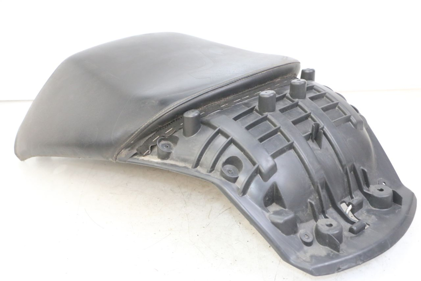 photo de TYŁ SIEDZENIA PEUGEOT SATELIS COMPRESSOR K15 125 (2006 - 2009) - Zbliżenie komponentów