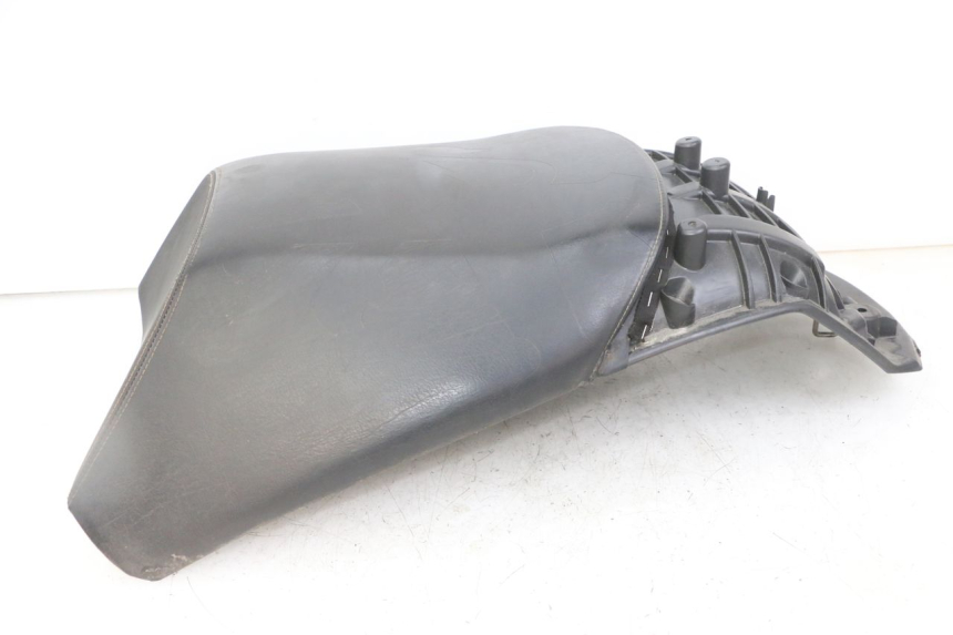 photo de TYŁ SIEDZENIA PEUGEOT SATELIS COMPRESSOR K15 125 (2006 - 2009) - Widok z bliska